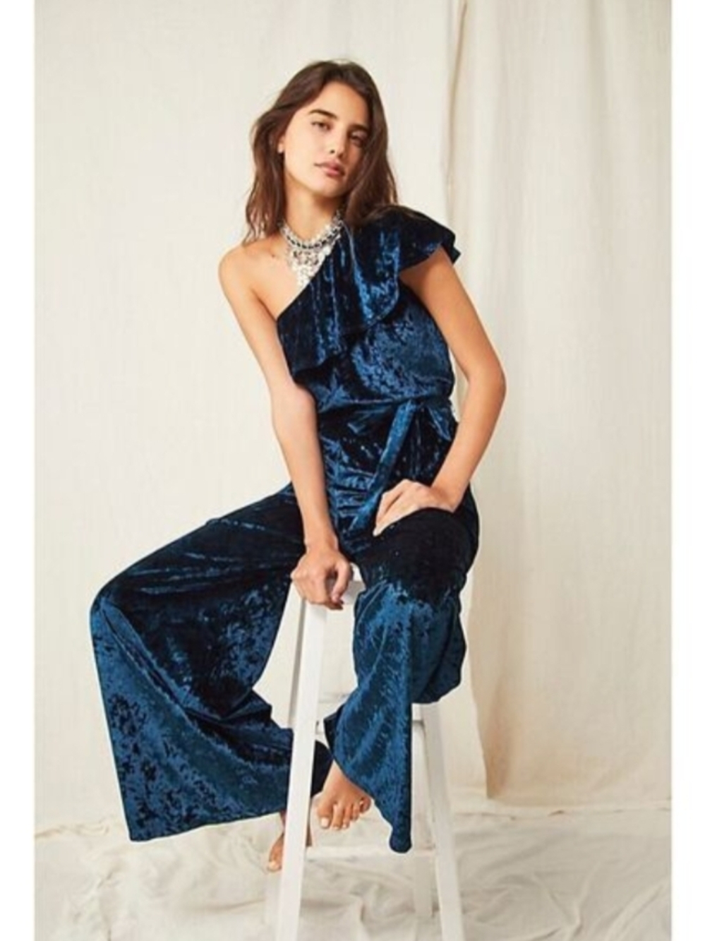 Novella Royale One-Shoulder Crushed Velvet Jumpsuit in Teal Blue